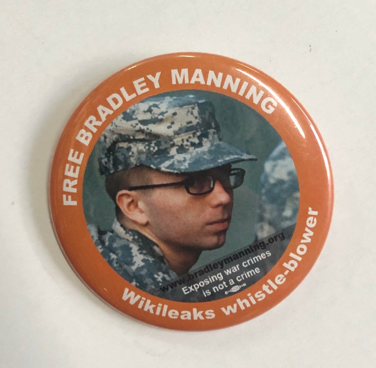 Cat.No: 249304 Free Bradley Manning / Wikileaks whistle-blower [pinback button]