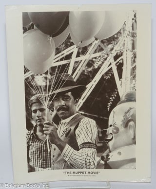 Cat.No: 280199 Photograph of Richard Pryor as a Balloon seller from the film The Muppet...