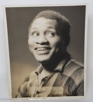 Cat.No: 288998 Paul Robeson 8x10 b&w publicity photo. Paul Robeson