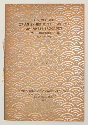 Cat.No: 334602 Catalog of an exhibition of ancient Japanese brocades, embroideries and...