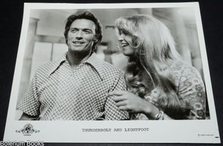 Cat.No: 352554 Thunderbolt and Lightfoot production still. Jeff Bridges, Clint Eastwood